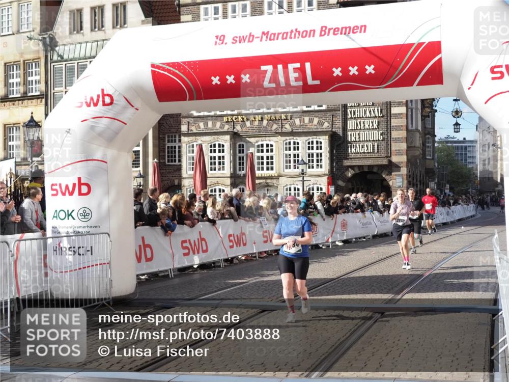 06.10.2024 - 19. swb-Marathon Bremen Luisa Fischer http://msf.ph/oto/7403888 06.10.2024 14:08:28 Ziel 2510, 2628, 4935, 6884 meine-sportfotos.de