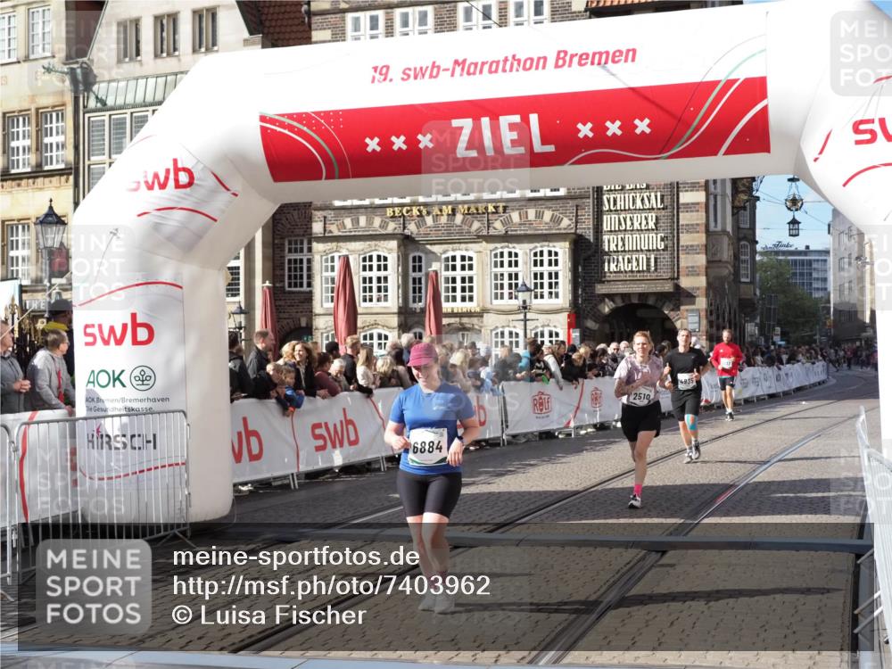 06.10.2024 - 19. swb-Marathon Bremen Luisa Fischer http://msf.ph/oto/7403962 06.10.2024 14:08:29 Ziel 2510, 4935, 6884 meine-sportfotos.de