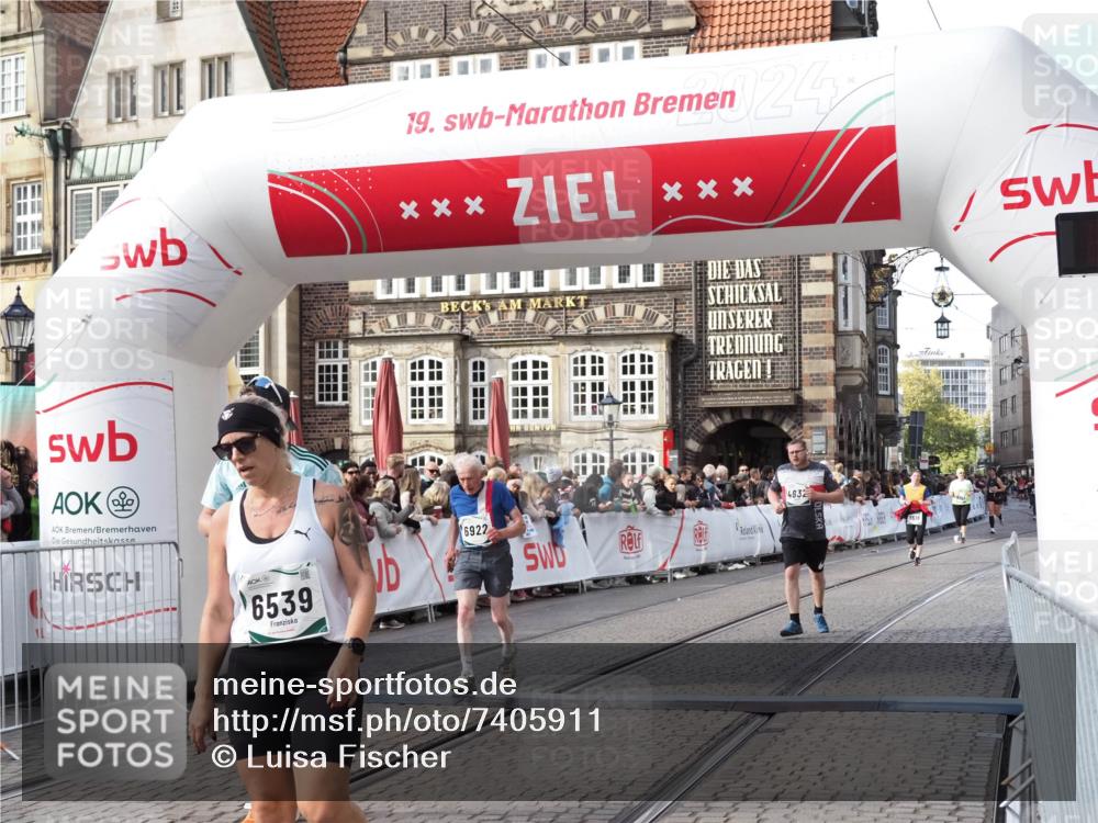 06.10.2024 - 19. swb-Marathon Bremen Luisa Fischer http://msf.ph/oto/7405911 06.10.2024 14:09:16 Ziel 502, 3323, 3842, 4832, 6539, 6922 meine-sportfotos.de