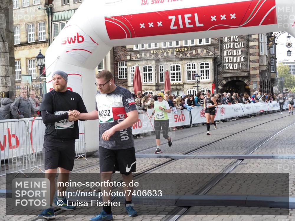 06.10.2024 - 19. swb-Marathon Bremen Luisa Fischer http://msf.ph/oto/7406633 06.10.2024 14:09:26 Ziel 2932, 5519, 6753 meine-sportfotos.de
