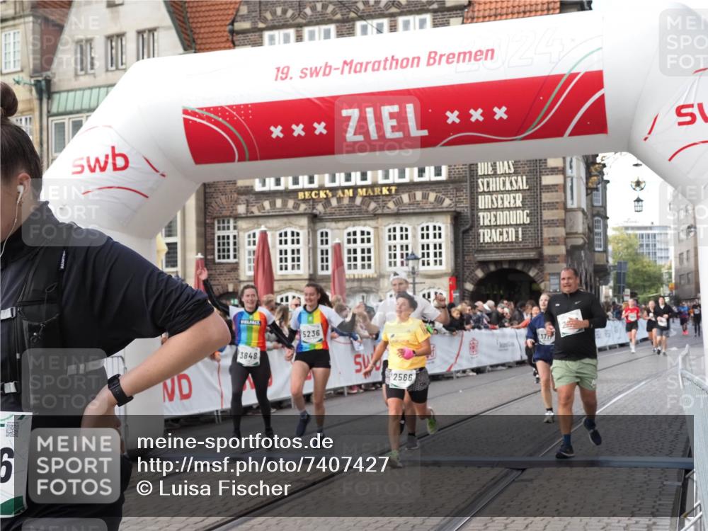 06.10.2024 - 19. swb-Marathon Bremen Luisa Fischer http://msf.ph/oto/7407427 06.10.2024 14:09:42 Ziel 1262, 2218, 3717, 3848, 3915, 3986, 4511, 4992, 5236 meine-sportfotos.de