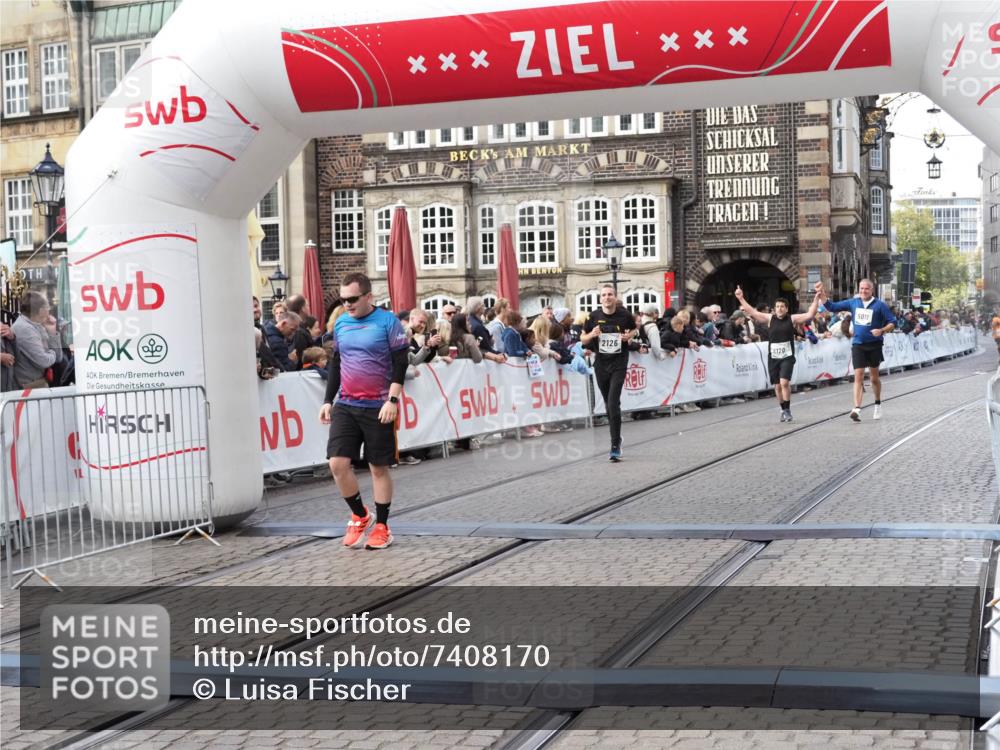 06.10.2024 - 19. swb-Marathon Bremen Luisa Fischer http://msf.ph/oto/7408170 06.10.2024 14:09:59 Ziel 2126, 3327, 3889, 5011, 5168, 5199, 6120 meine-sportfotos.de