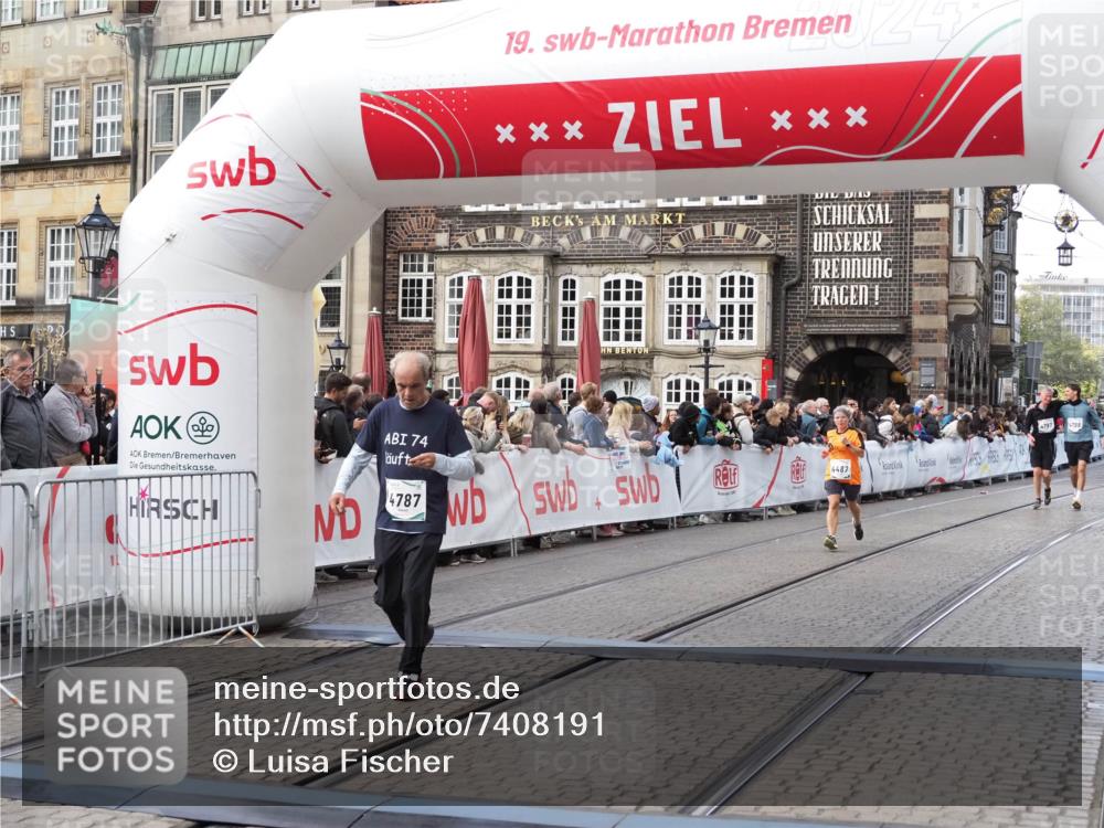 06.10.2024 - 19. swb-Marathon Bremen Luisa Fischer http://msf.ph/oto/7408191 06.10.2024 14:10:08 Ziel 4487, 4787, 5011, 6120 meine-sportfotos.de