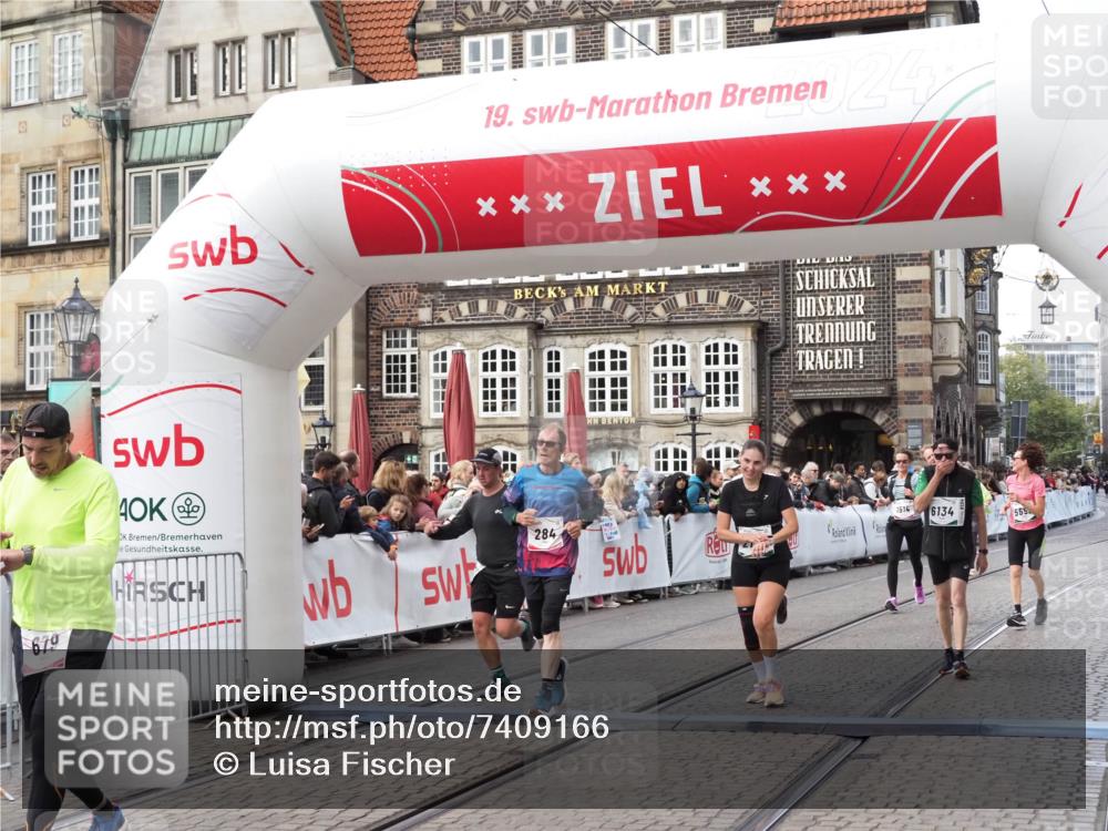 06.10.2024 - 19. swb-Marathon Bremen Luisa Fischer http://msf.ph/oto/7409166 06.10.2024 14:10:26 Ziel 284, 679, 907, 1514, 2798, 5200, 5652, 6015, 6016, 6134 meine-sportfotos.de