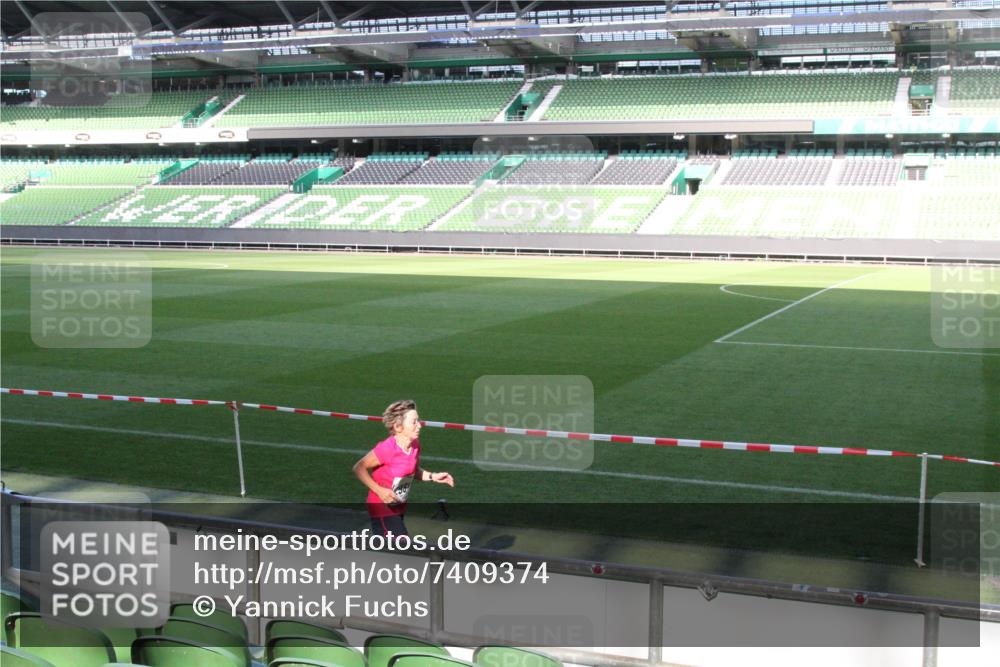 06.10.2024 - 19. swb-Marathon Bremen Yannick Fuchs http://msf.ph/oto/7409374 06.10.2024 13:57:30 Laufen im Stadion 535, 1189, 1256, 1270, 1277, 2960, 4990 meine-sportfotos.de