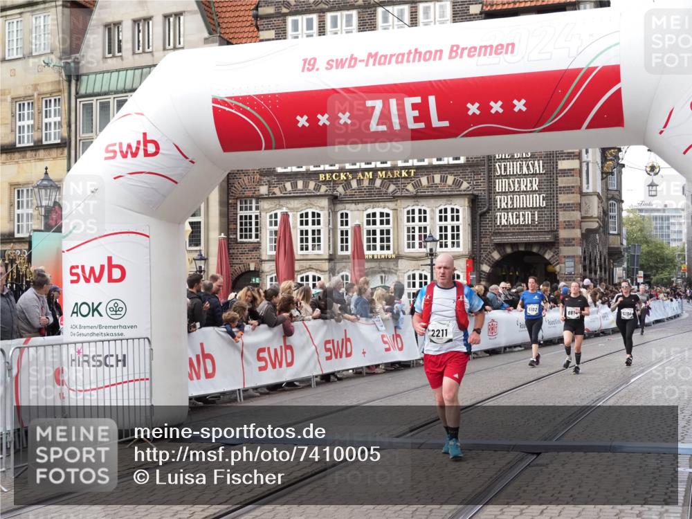 06.10.2024 - 19. swb-Marathon Bremen Luisa Fischer http://msf.ph/oto/7410005 06.10.2024 14:10:42 Ziel 2211, 5102, 5194, 5936, 6614 meine-sportfotos.de