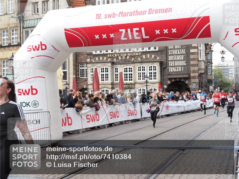 06.10.2024 - 19. swb-Marathon Bremen Luisa Fischer http://msf.ph/oto/7410384 06.10.2024 14:10:49 Ziel 455, 463, 845, 5102, 5194, 5931, 6614 meine-sportfotos.de