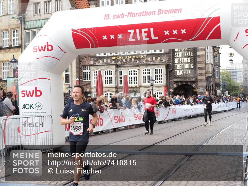 06.10.2024 - 19. swb-Marathon Bremen Luisa Fischer http://msf.ph/oto/7410815 06.10.2024 14:10:59 Ziel 463, 787, 845, 1458, 4323 meine-sportfotos.de