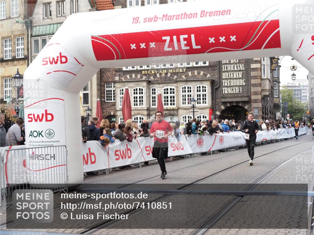 06.10.2024 - 19. swb-Marathon Bremen Luisa Fischer http://msf.ph/oto/7410851 06.10.2024 14:11:00 Ziel 463, 787, 1458, 4323 meine-sportfotos.de