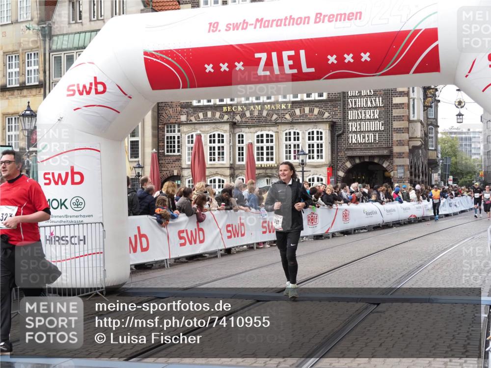 06.10.2024 - 19. swb-Marathon Bremen Luisa Fischer http://msf.ph/oto/7410955 06.10.2024 14:11:03 Ziel 787, 1458, 4323 meine-sportfotos.de