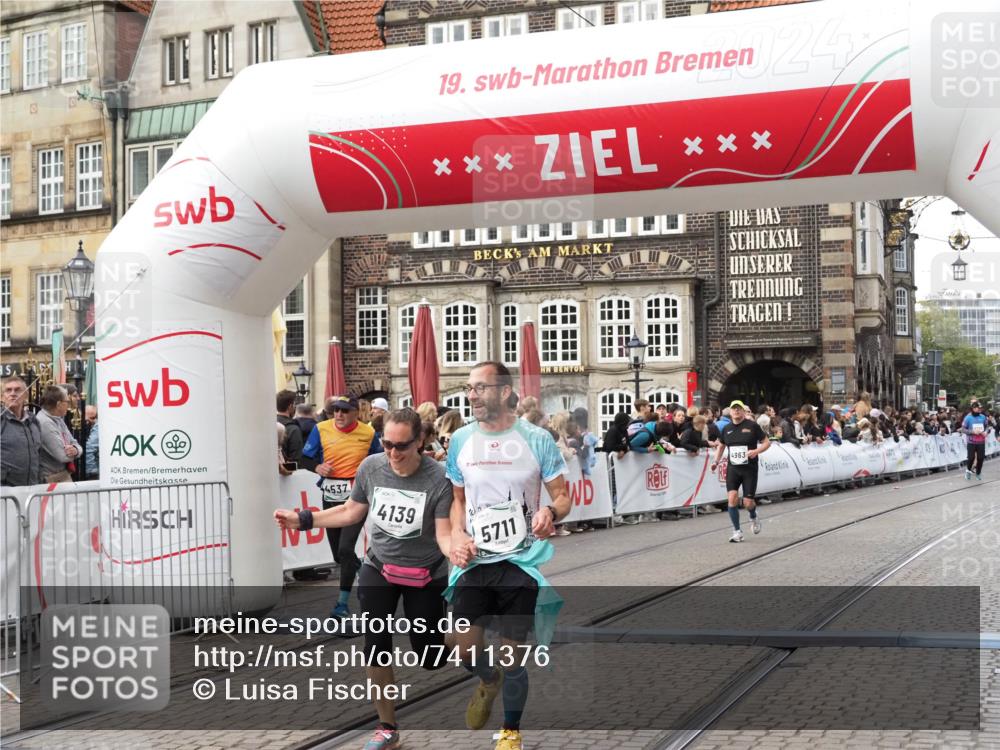 06.10.2024 - 19. swb-Marathon Bremen Luisa Fischer http://msf.ph/oto/7411376 06.10.2024 14:11:11 Ziel 4139, 4537, 4963, 5711 meine-sportfotos.de