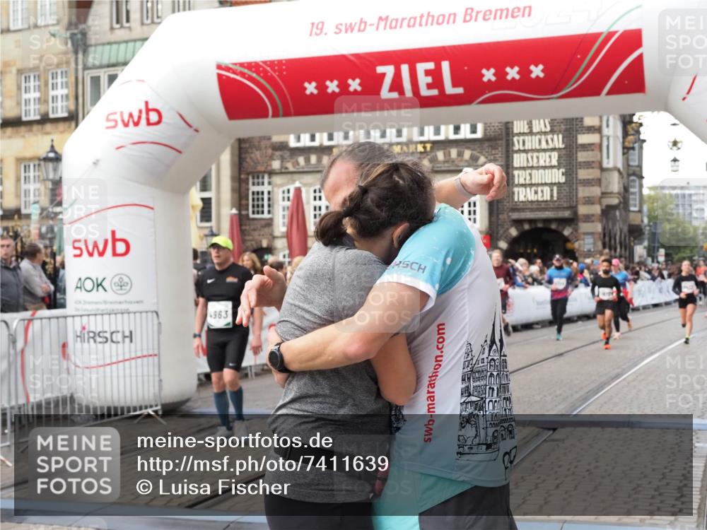 06.10.2024 - 19. swb-Marathon Bremen Luisa Fischer http://msf.ph/oto/7411639 06.10.2024 14:11:17 Ziel 1473, 1481, 1672, 4139, 4537, 4963, 6356, 6624 meine-sportfotos.de