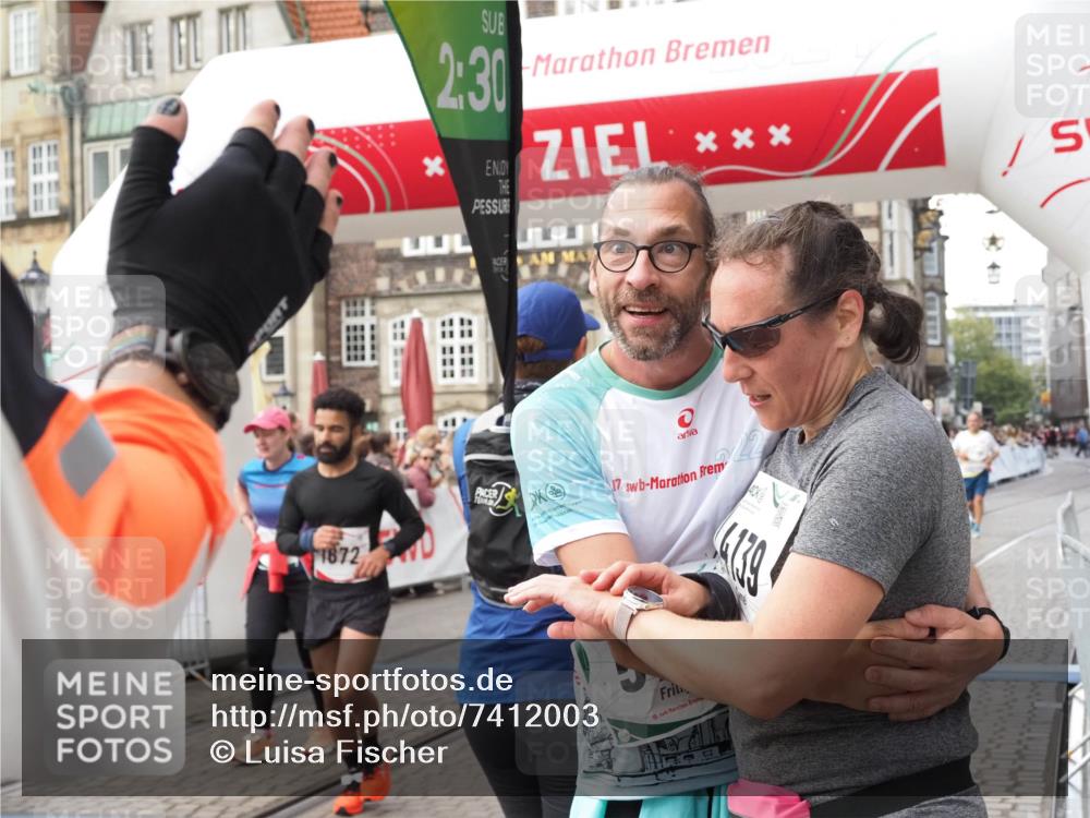 06.10.2024 - 19. swb-Marathon Bremen Luisa Fischer http://msf.ph/oto/7412003 06.10.2024 14:11:23 Ziel 1473, 1481, 1672, 2790, 4516, 6356, 6624 meine-sportfotos.de