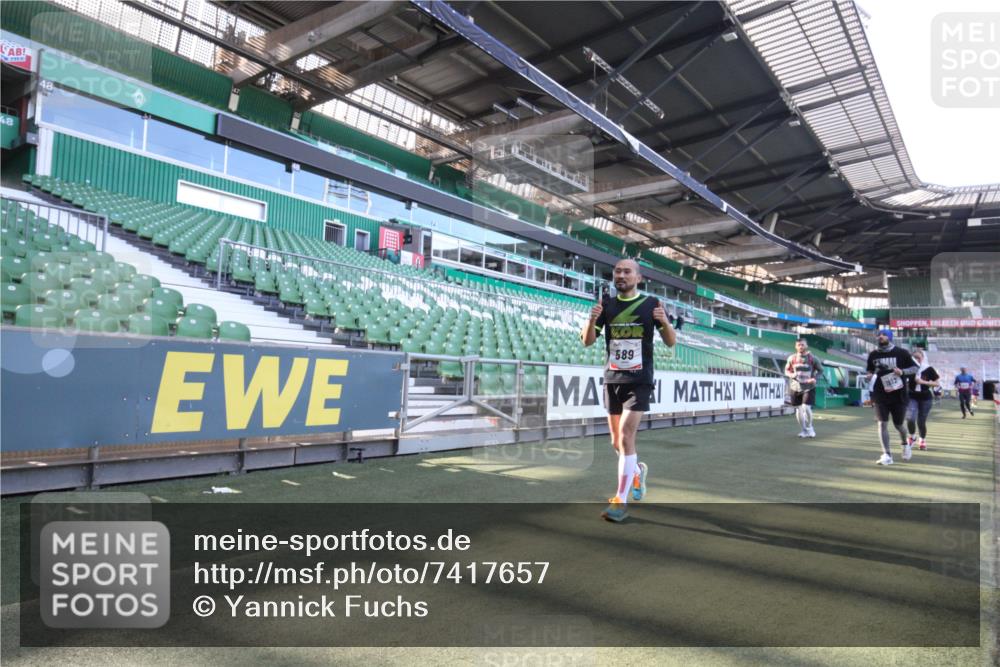 06.10.2024 - 19. swb-Marathon Bremen Yannick Fuchs http://msf.ph/oto/7417657 06.10.2024 13:56:44 Laufen im Stadion 535, 589, 703, 778, 1256, 1277, 1512, 1606, 3163, 4990 meine-sportfotos.de