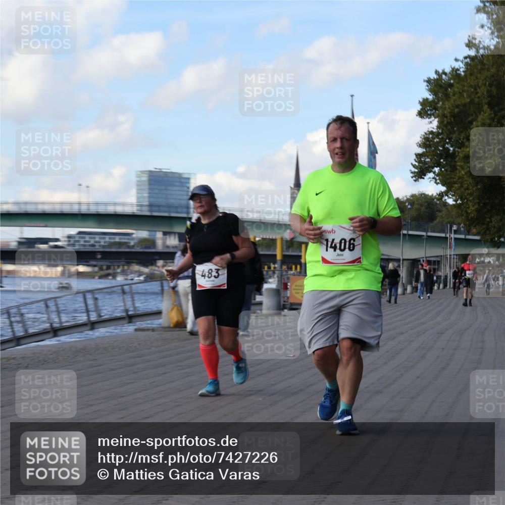 06.10.2024 - 19. swb-Marathon Bremen Matties Gatica Varas http://msf.ph/oto/7427226 06.10.2024 13:56:06 Laufen 483, 1406 meine-sportfotos.de