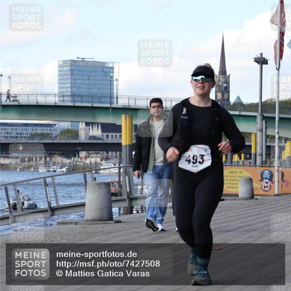 06.10.2024 - 19. swb-Marathon Bremen Matties Gatica Varas http://msf.ph/oto/7427508 06.10.2024 13:56:56 Laufen 493, 25 meine-sportfotos.de