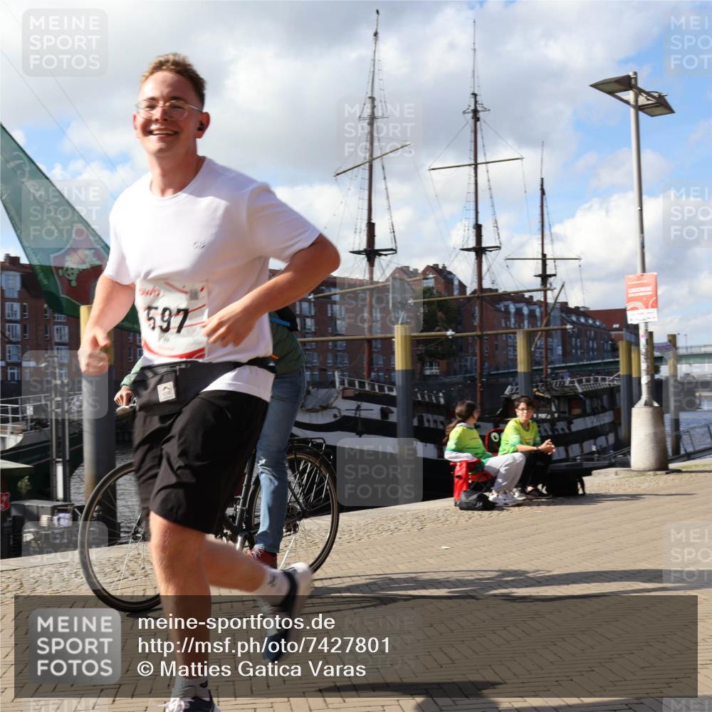 06.10.2024 - 19. swb-Marathon Bremen Matties Gatica Varas http://msf.ph/oto/7427801 06.10.2024 13:59:01 Laufen 597 meine-sportfotos.de