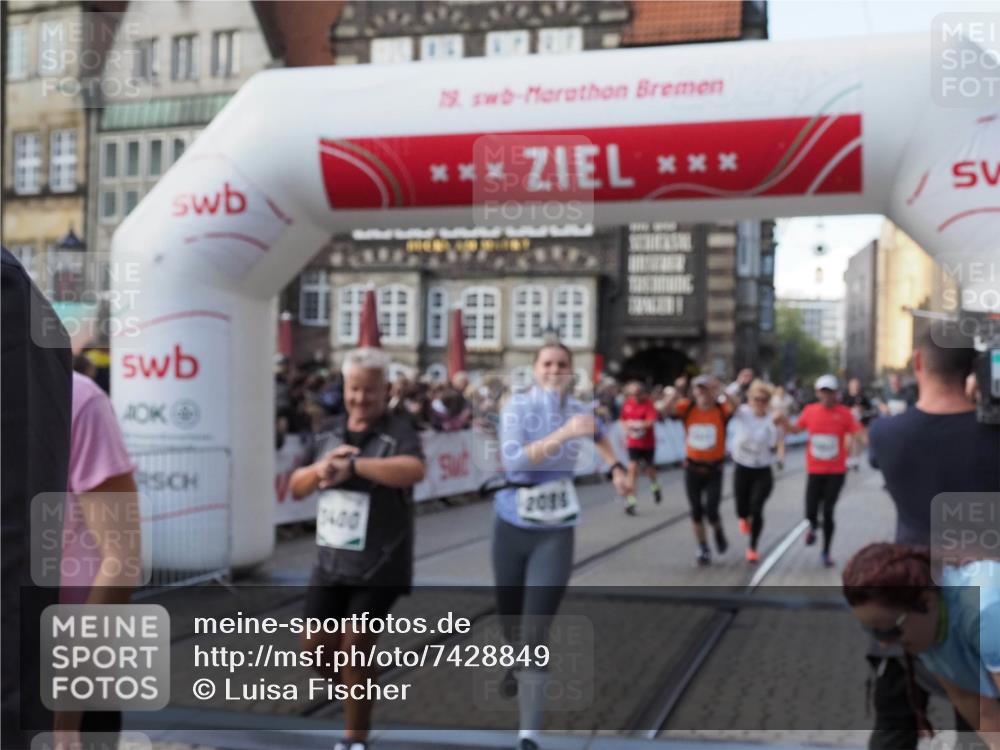 06.10.2024 - 19. swb-Marathon Bremen Luisa Fischer http://msf.ph/oto/7428849 06.10.2024 13:54:36 Ziel 1544, 2086, 2482, 2989, 3219, 3400, 3413, 3433, 4464, 5109, 5150, 5395, 5942, 5943, 5947, 6999 meine-sportfotos.de