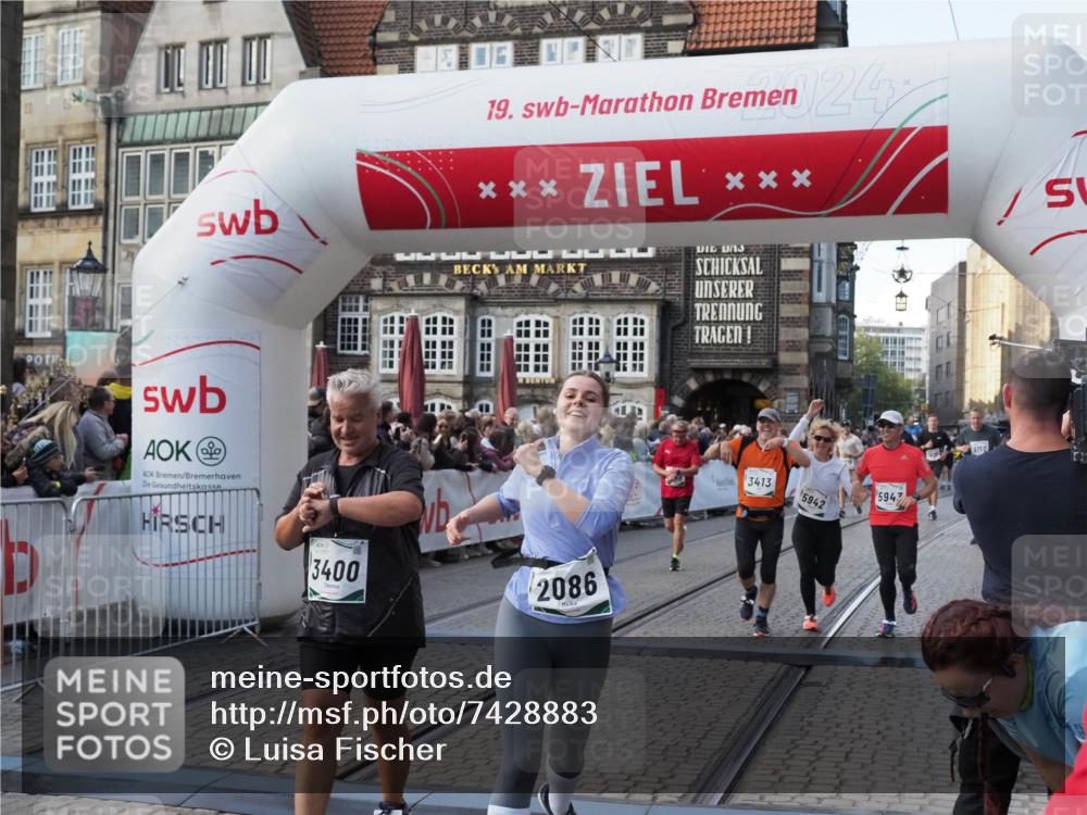 06.10.2024 - 19. swb-Marathon Bremen Luisa Fischer http://msf.ph/oto/7428883 06.10.2024 13:54:37 Ziel 1544, 1596, 1627, 1628, 2086, 3219, 3400, 3413, 3433, 5109, 5150, 5942, 5943, 5947, 6999 meine-sportfotos.de