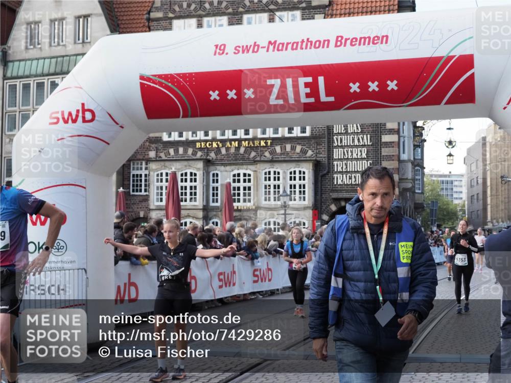 06.10.2024 - 19. swb-Marathon Bremen Luisa Fischer http://msf.ph/oto/7429286 06.10.2024 13:54:52 Ziel 2101, 2194, 2916, 2986, 3272, 3308, 4629, 4632, 5353, 6165 meine-sportfotos.de