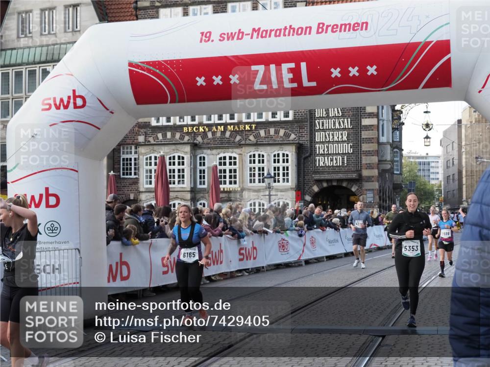 06.10.2024 - 19. swb-Marathon Bremen Luisa Fischer http://msf.ph/oto/7429405 06.10.2024 13:54:54 Ziel 2101, 2194, 2916, 2986, 3272, 3308, 4629, 4632, 5353, 6165 meine-sportfotos.de