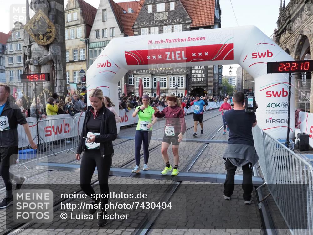 06.10.2024 - 19. swb-Marathon Bremen Luisa Fischer http://msf.ph/oto/7430494 06.10.2024 13:55:19 Ziel 424, 643, 2059, 2232, 2275, 2714, 2715, 3204, 3504, 3541, 3664, 3987, 4123, 4383, 4750, 5344, 5418, 5535, 6556 meine-sportfotos.de