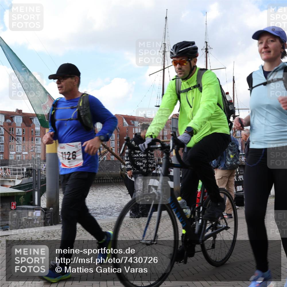 06.10.2024 - 19. swb-Marathon Bremen Matties Gatica Varas http://msf.ph/oto/7430726 06.10.2024 14:07:17 Laufen 1126, 5 meine-sportfotos.de