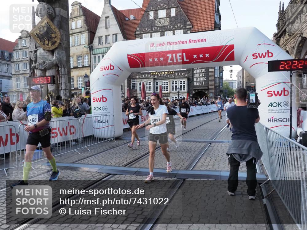 06.10.2024 - 19. swb-Marathon Bremen Luisa Fischer http://msf.ph/oto/7431022 06.10.2024 13:55:33 Ziel 2121, 2700, 3010, 3081, 3730, 4230, 5313, 6558 meine-sportfotos.de