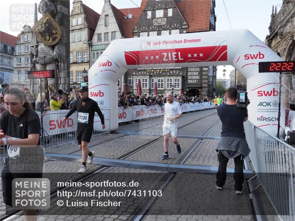 06.10.2024 - 19. swb-Marathon Bremen Luisa Fischer http://msf.ph/oto/7431103 06.10.2024 13:55:36 Ziel 877, 1264, 2057, 2121, 2700, 3081, 3730, 3743, 4230, 5257, 5313, 6558 meine-sportfotos.de