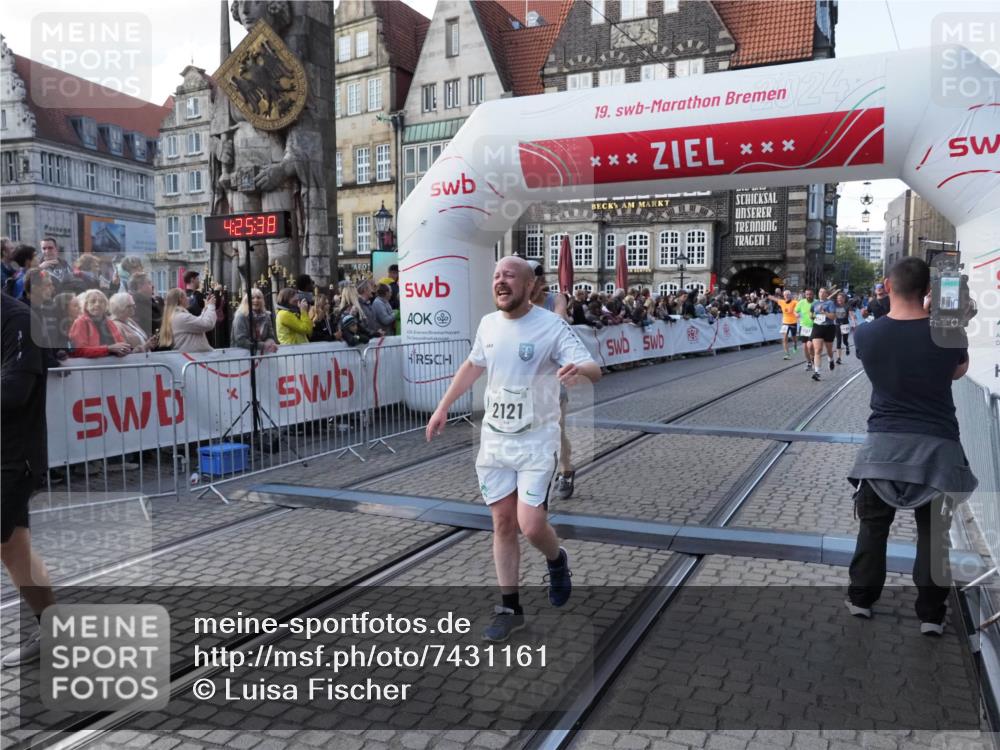 06.10.2024 - 19. swb-Marathon Bremen Luisa Fischer http://msf.ph/oto/7431161 06.10.2024 13:55:38 Ziel 877, 942, 1264, 2057, 2121, 2700, 3730, 3743, 4230, 5148, 5257, 5313 meine-sportfotos.de