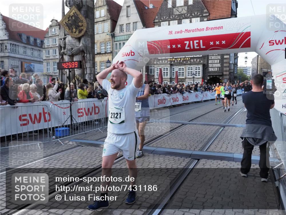 06.10.2024 - 19. swb-Marathon Bremen Luisa Fischer http://msf.ph/oto/7431186 06.10.2024 13:55:38 Ziel 877, 942, 1264, 2057, 2121, 2700, 3730, 3743, 4230, 5148, 5257, 5313 meine-sportfotos.de