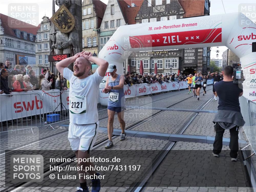 06.10.2024 - 19. swb-Marathon Bremen Luisa Fischer http://msf.ph/oto/7431197 06.10.2024 13:55:39 Ziel 877, 942, 1264, 2057, 2121, 2598, 3730, 3743, 5148, 5257, 5313 meine-sportfotos.de