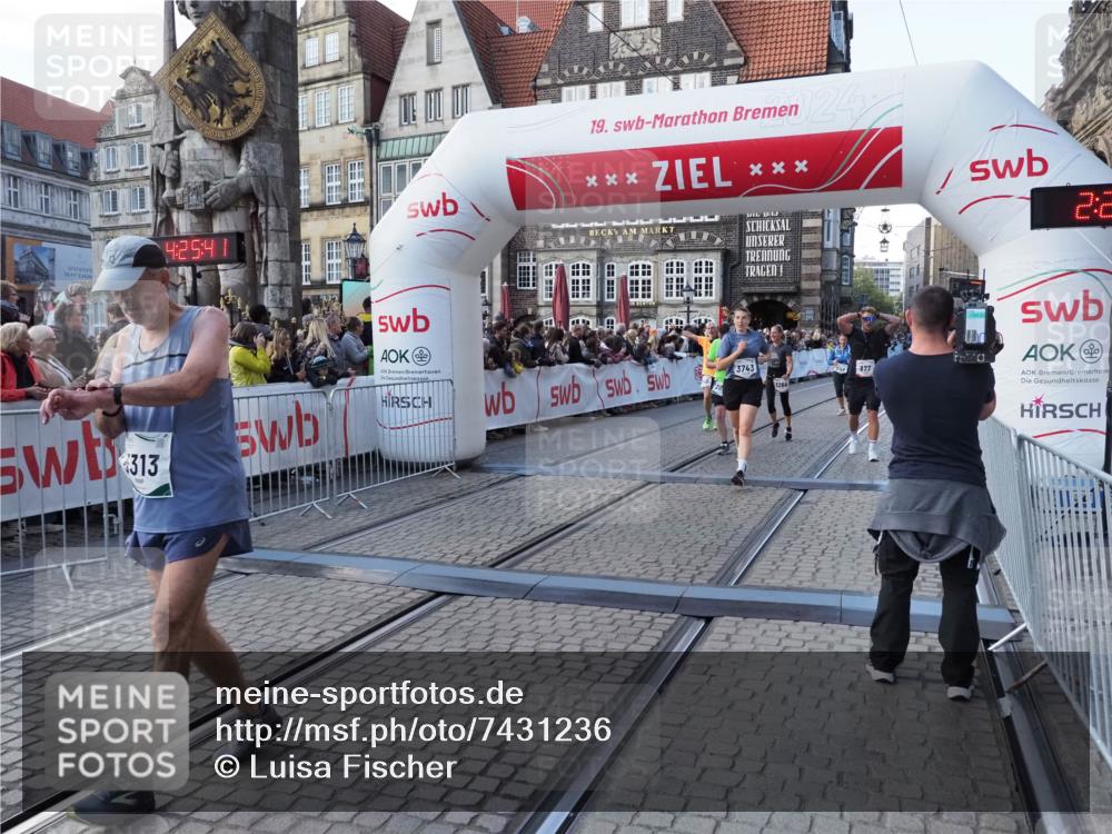 06.10.2024 - 19. swb-Marathon Bremen Luisa Fischer http://msf.ph/oto/7431236 06.10.2024 13:55:41 Ziel 877, 942, 1264, 2057, 2598, 3743, 5148, 5257, 5313 meine-sportfotos.de