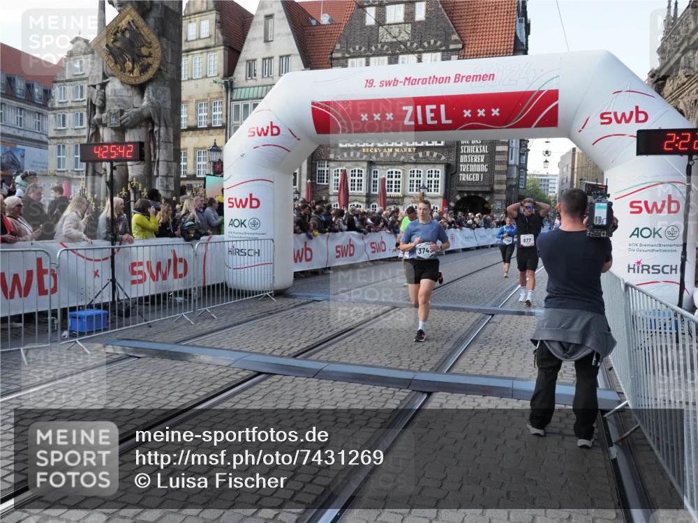 06.10.2024 - 19. swb-Marathon Bremen Luisa Fischer http://msf.ph/oto/7431269 06.10.2024 13:55:42 Ziel 877, 942, 1264, 2057, 2598, 3743, 5148, 5257, 5313 meine-sportfotos.de