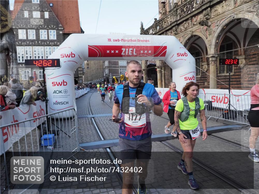 06.10.2024 - 19. swb-Marathon Bremen Luisa Fischer http://msf.ph/oto/7432402 06.10.2024 13:56:21 Ziel 573, 1051, 1177, 1253, 1329, 2721, 3090, 3224, 4310, 5948 meine-sportfotos.de