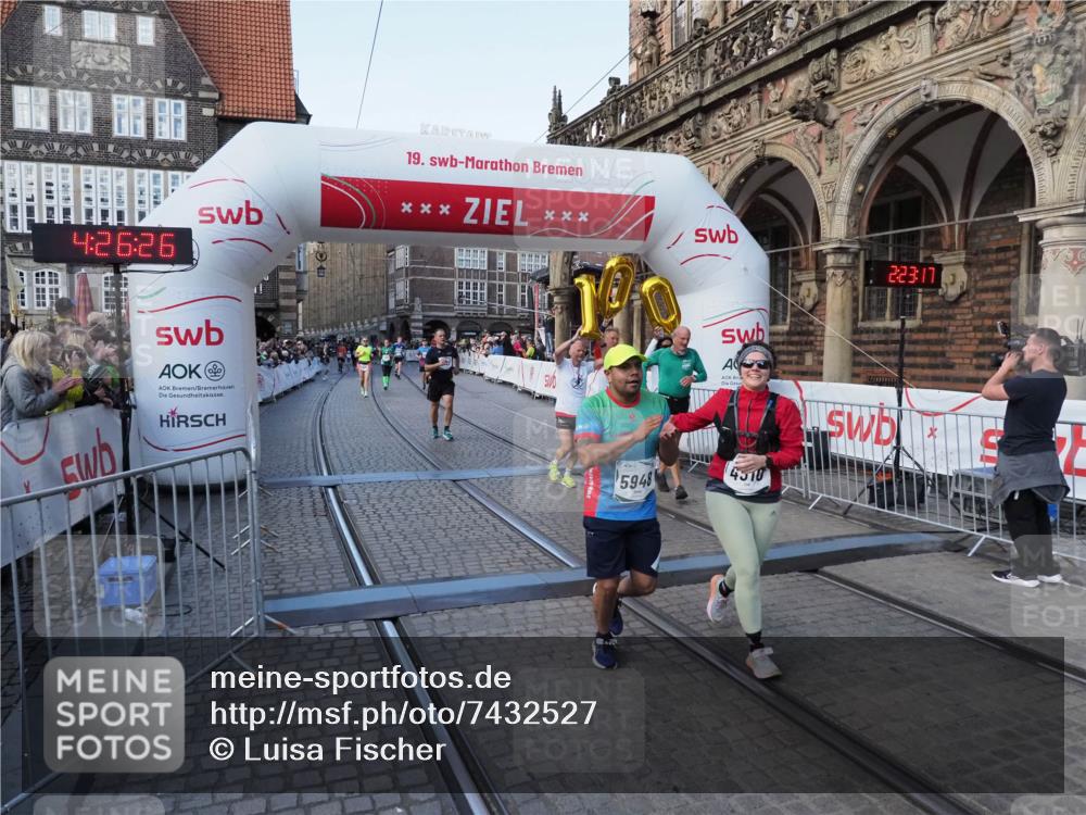 06.10.2024 - 19. swb-Marathon Bremen Luisa Fischer http://msf.ph/oto/7432527 06.10.2024 13:56:26 Ziel 1253, 2178, 2721, 4310, 4474, 5948 meine-sportfotos.de