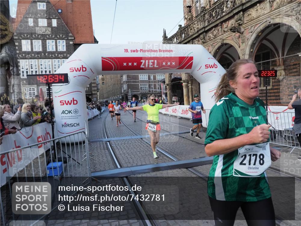 06.10.2024 - 19. swb-Marathon Bremen Luisa Fischer http://msf.ph/oto/7432781 06.10.2024 13:56:34 Ziel 2178, 4373, 4474, 4837, 5500, 5903, 5963 meine-sportfotos.de