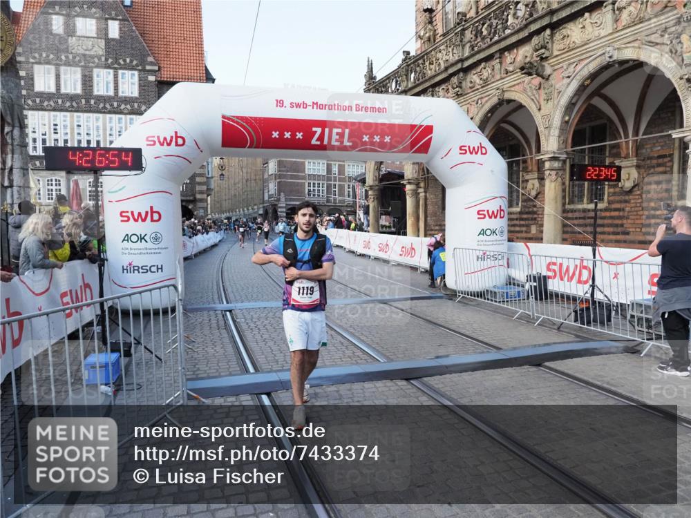 06.10.2024 - 19. swb-Marathon Bremen Luisa Fischer http://msf.ph/oto/7433374 06.10.2024 13:56:54 Ziel 733, 1119, 1364, 6159 meine-sportfotos.de