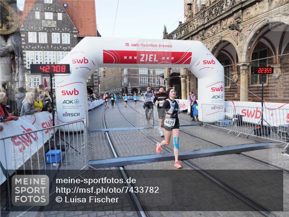 06.10.2024 - 19. swb-Marathon Bremen Luisa Fischer http://msf.ph/oto/7433782 06.10.2024 13:57:08 Ziel 1176, 2173, 2447, 4527, 5267, 5413, 5973, 6311, 6531 meine-sportfotos.de