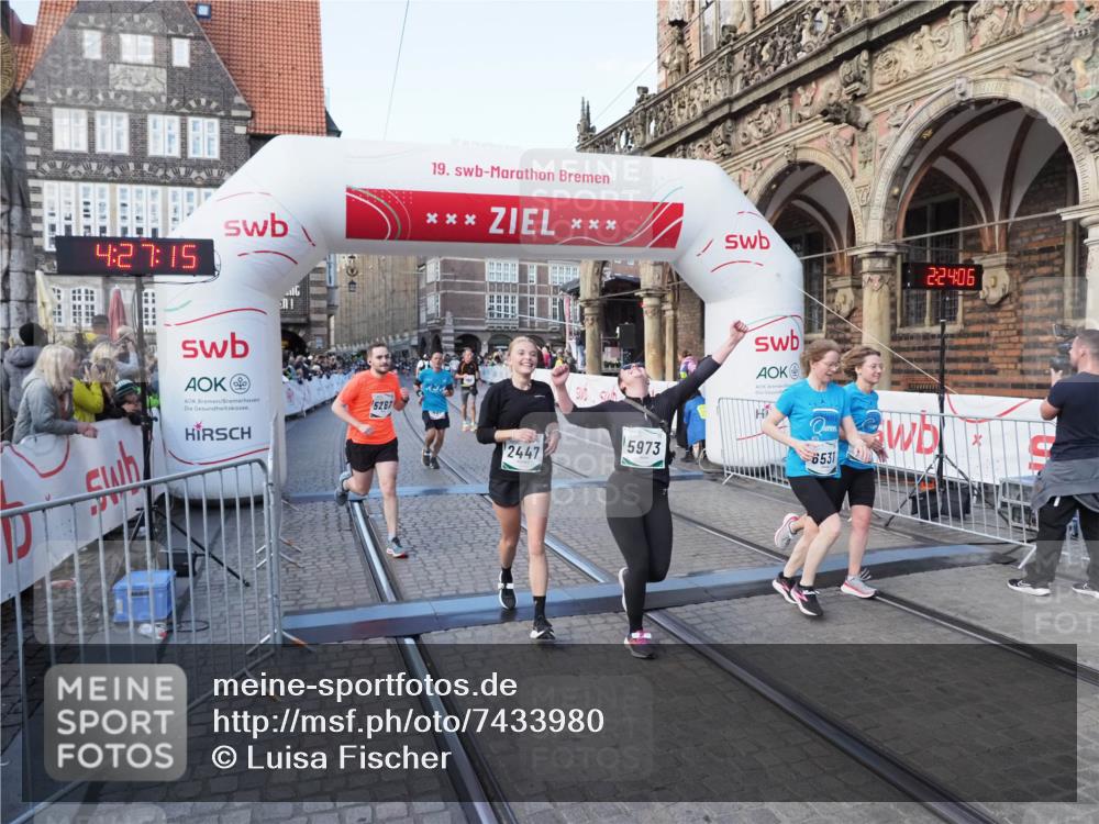 06.10.2024 - 19. swb-Marathon Bremen Luisa Fischer http://msf.ph/oto/7433980 06.10.2024 13:57:15 Ziel 168, 461, 2447, 5267, 5973, 6005, 6311, 6531 meine-sportfotos.de