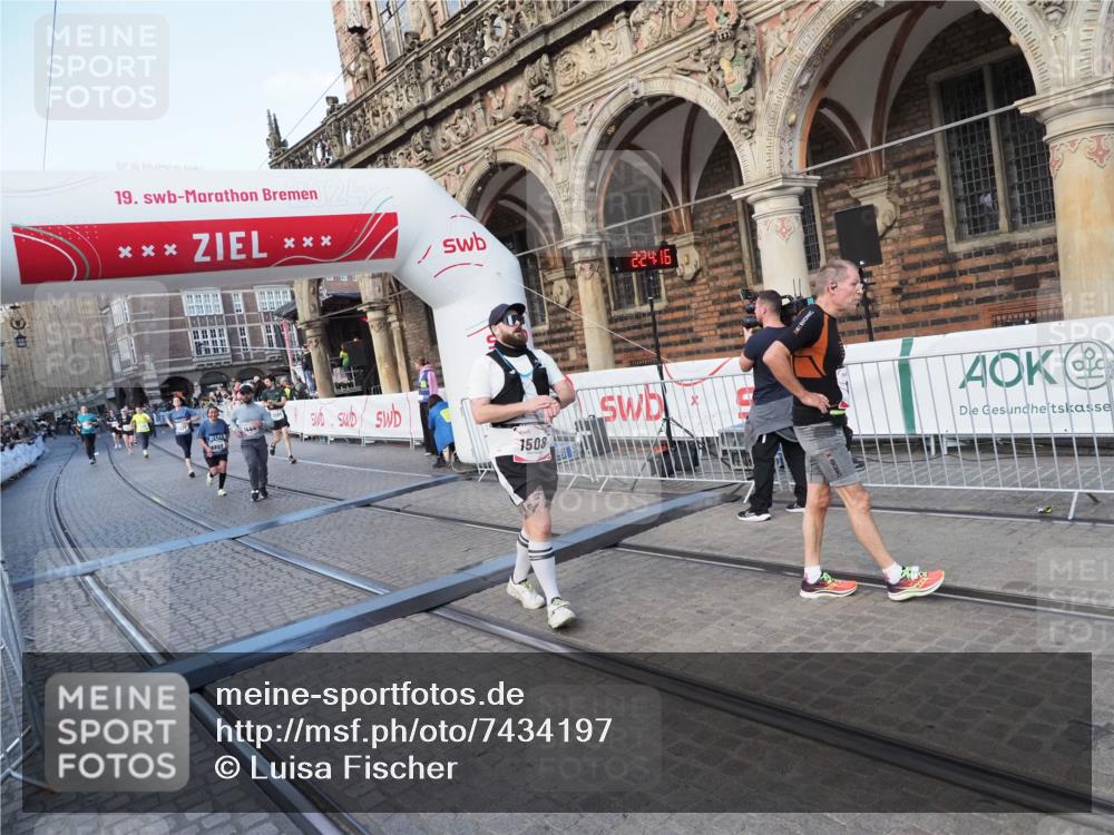 06.10.2024 - 19. swb-Marathon Bremen Luisa Fischer http://msf.ph/oto/7434197 06.10.2024 13:57:24 Ziel 168, 1444, 1508, 2230, 3035, 3565, 4737, 6005, 6869 meine-sportfotos.de