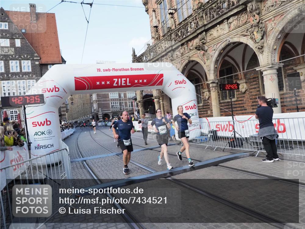06.10.2024 - 19. swb-Marathon Bremen Luisa Fischer http://msf.ph/oto/7434521 06.10.2024 13:57:35 Ziel 1443, 2853, 3035, 3048, 3498, 3608, 3966, 4701, 4737 meine-sportfotos.de