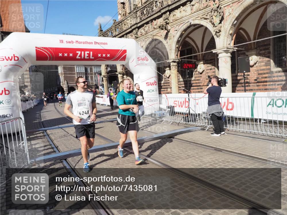 06.10.2024 - 19. swb-Marathon Bremen Luisa Fischer http://msf.ph/oto/7435081 06.10.2024 13:57:50 Ziel 107, 479, 1410, 2635, 4248, 4597, 4601, 5485, 6883 meine-sportfotos.de