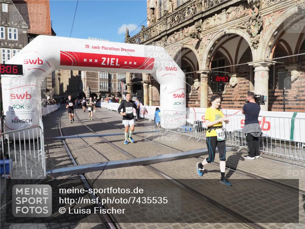 06.10.2024 - 19. swb-Marathon Bremen Luisa Fischer http://msf.ph/oto/7435535 06.10.2024 13:58:06 Ziel 242, 1428, 1572, 2413, 2897, 3552, 3840, 5358, 5539, 5934, 6270 meine-sportfotos.de