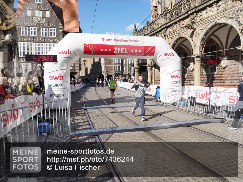 06.10.2024 - 19. swb-Marathon Bremen Luisa Fischer http://msf.ph/oto/7436244 06.10.2024 13:58:28 Ziel 472, 1414, 3489, 5758, 6749 meine-sportfotos.de