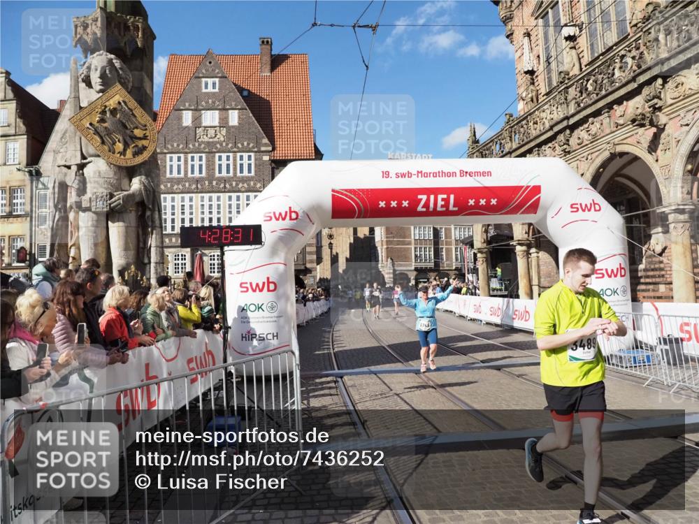 06.10.2024 - 19. swb-Marathon Bremen Luisa Fischer http://msf.ph/oto/7436252 06.10.2024 13:58:30 Ziel 472, 3489, 5758, 6749 meine-sportfotos.de