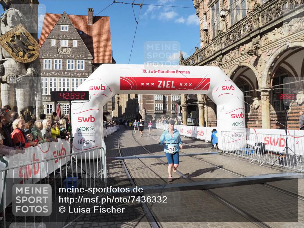 06.10.2024 - 19. swb-Marathon Bremen Luisa Fischer http://msf.ph/oto/7436332 06.10.2024 13:58:32 Ziel 351, 2374, 3489, 5758, 6749 meine-sportfotos.de