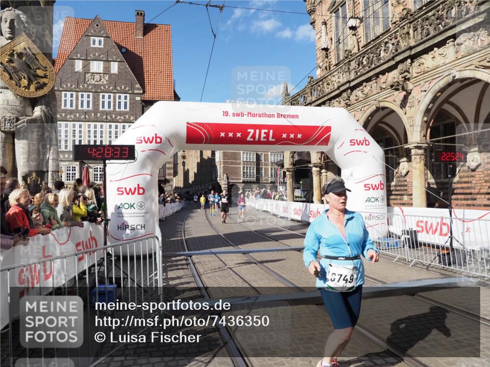 06.10.2024 - 19. swb-Marathon Bremen Luisa Fischer http://msf.ph/oto/7436350 06.10.2024 13:58:33 Ziel 351, 2374, 2440, 3489, 4840, 5758, 6749 meine-sportfotos.de