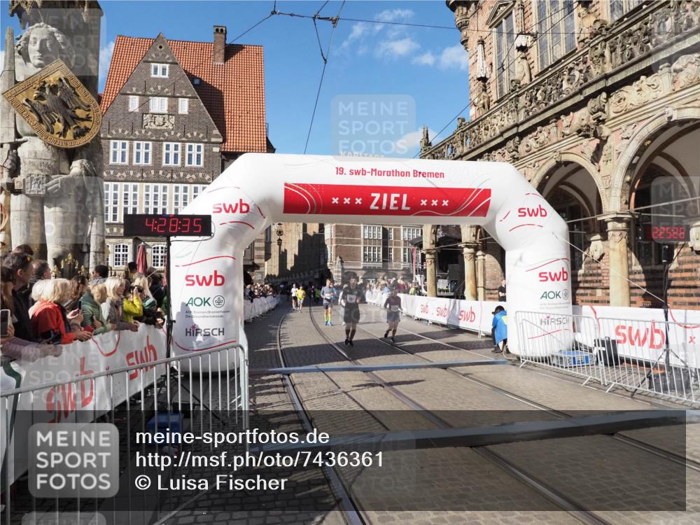 06.10.2024 - 19. swb-Marathon Bremen Luisa Fischer http://msf.ph/oto/7436361 06.10.2024 13:58:35 Ziel 351, 2374, 2440, 4840, 5637, 6749 meine-sportfotos.de