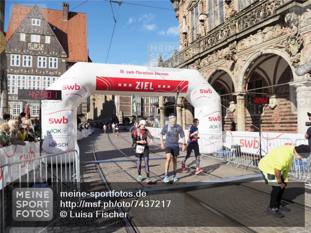 06.10.2024 - 19. swb-Marathon Bremen Luisa Fischer http://msf.ph/oto/7437217 06.10.2024 13:59:01 Ziel 1394, 1559, 1595, 2038 meine-sportfotos.de